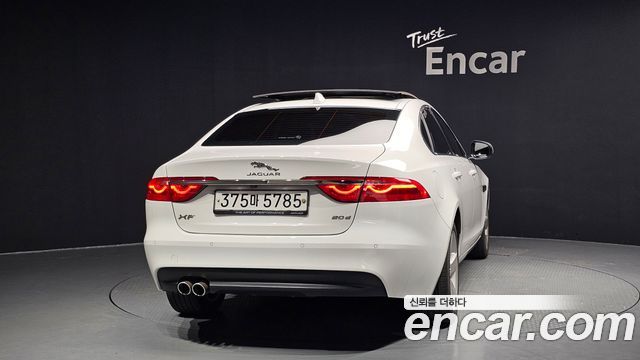 Jaguar XФ (H260) 2018