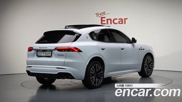 Maserati Грекаль 2023