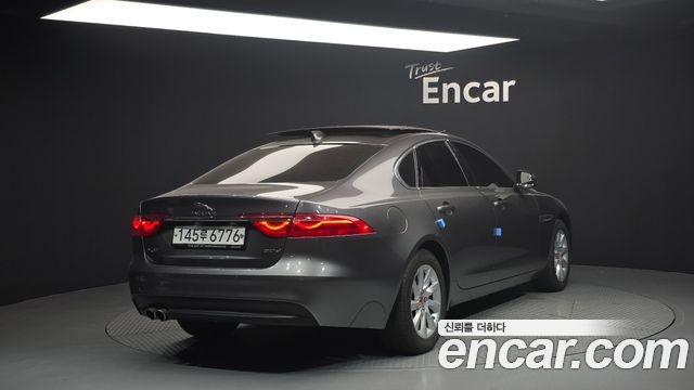 Jaguar XФ (H260) 2017