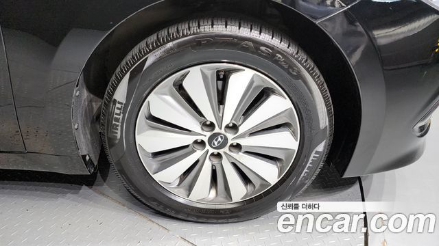 Hyundai Grandeur HG Hybrid 2016