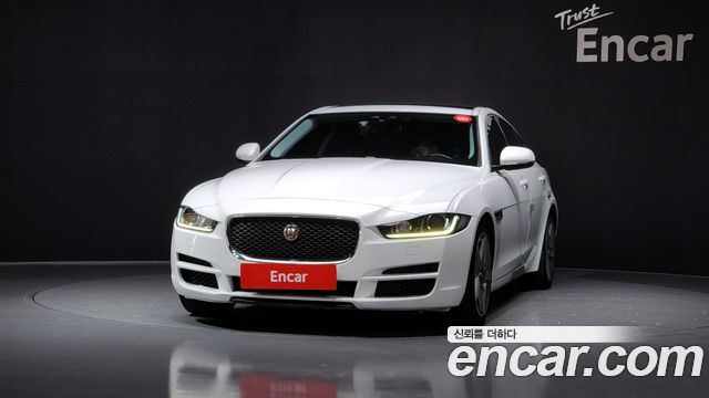 Jaguar Xe 2016