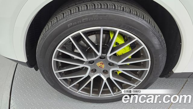 Porsche Кайенна (PO536) 2021