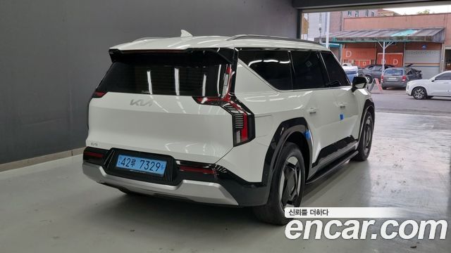 Kia ЕВ9 2024