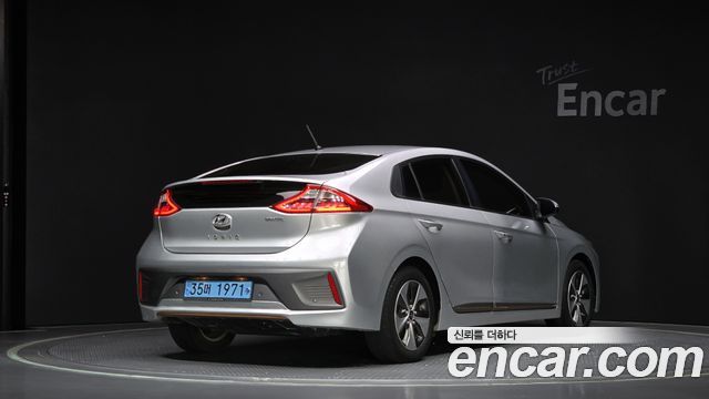 Hyundai ИОНИК Электрик 2017