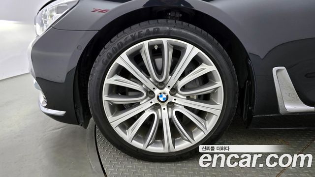 BMW 7 серия (G11) 2016