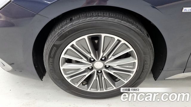 Hyundai Grandeur IG Hybrid 2018