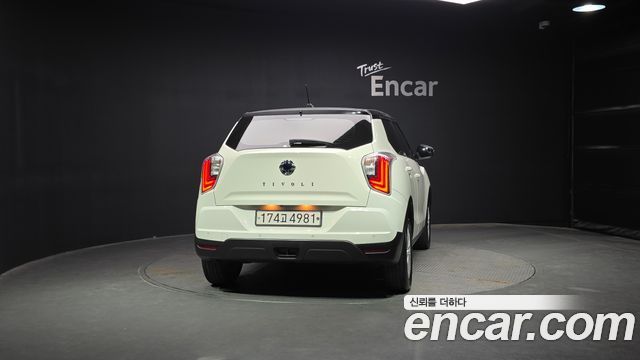KG Mobility (Ssangyong) Очень новый Тиволи 2020