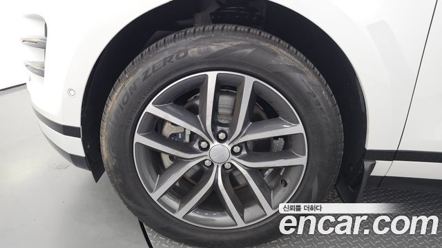 Land Rover Рендж Ровер Эвок 2 поколения. 2025