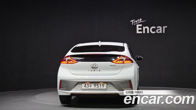 Hyundai ИОНИК Электрик 2017