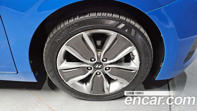 Hyundai ИОНИК Hybrid 2016