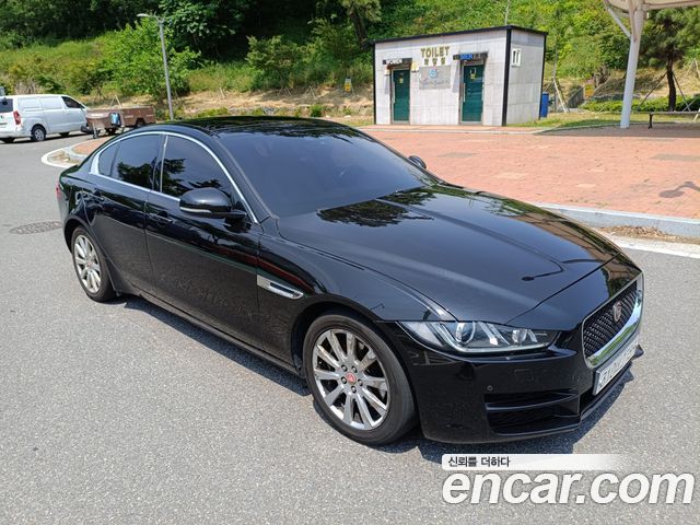Jaguar Xe 2016