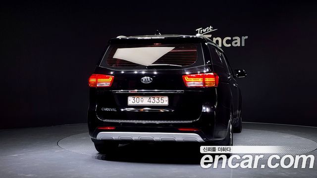 Kia Совершенно новый карнавал 2016