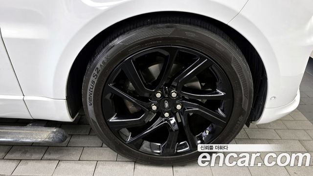 Land Rover Рендж Ровер Спортс 2-го поколения. 2019