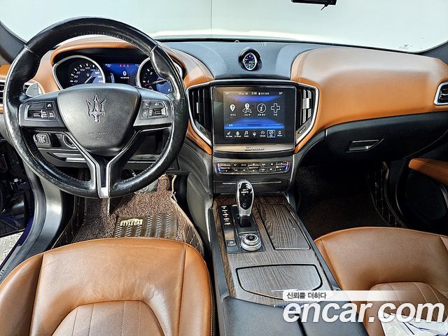 Maserati Гибли 2018