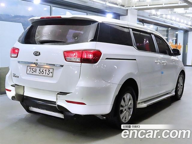 Kia Carnival 2016