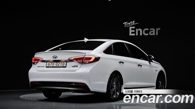 Hyundai YF Sonata Hybrid 2017