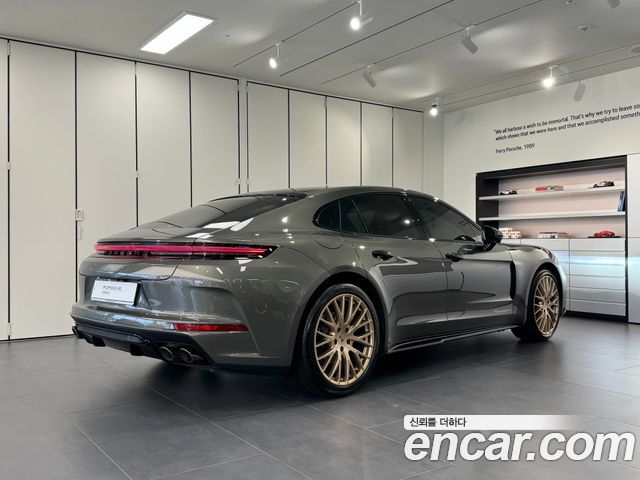 Porsche Panamera (972) 2025