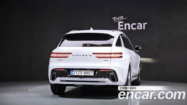 Genesis GV70 2024