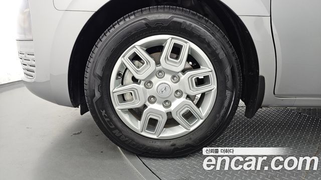 Hyundai Стария 2023