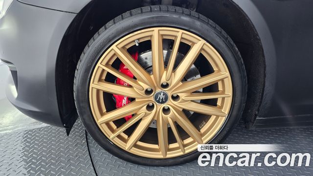 Maserati Кватропорте 2022