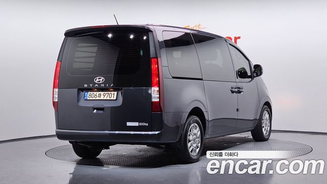 Hyundai Стария 2025