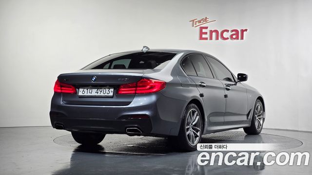 BMW 5 Series (G30) 2017