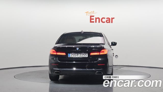 BMW 5 серия (G30) 2021