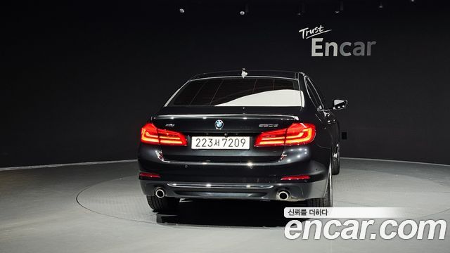 BMW 5 серия (G30) 2020