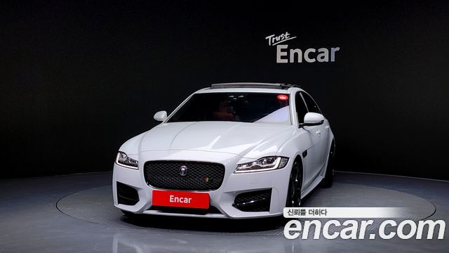 Jaguar XФ (H260) 2016
