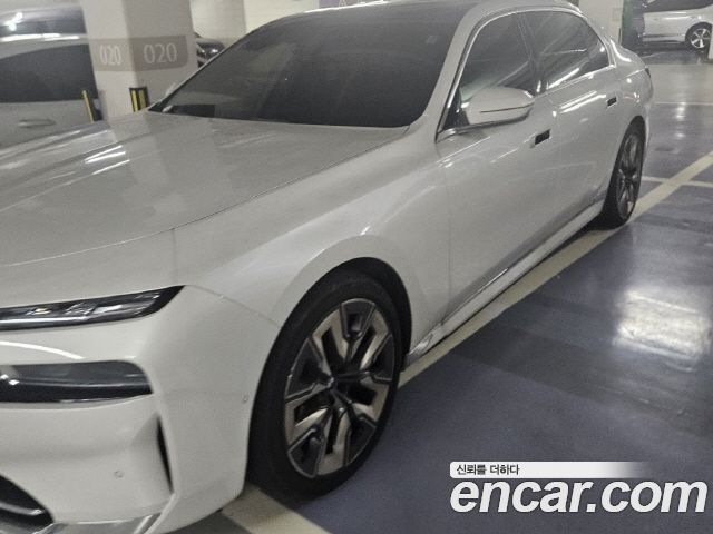 BMW i7 (G70) 2023