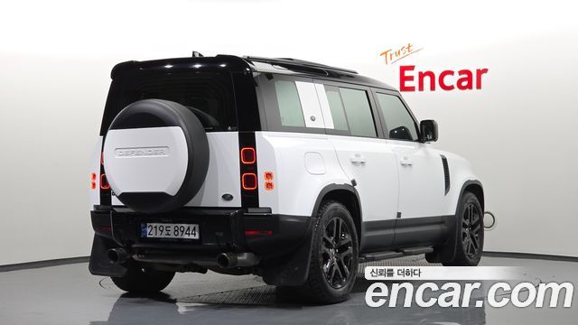 Land Rover Защитник (L663) 2023