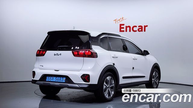 Kia Niro Plus 2023