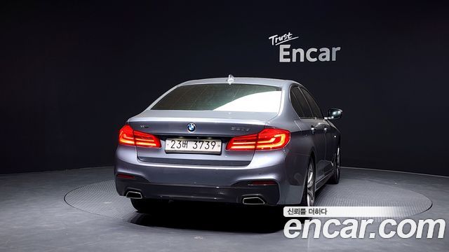 BMW 5 Series (G30) 2017