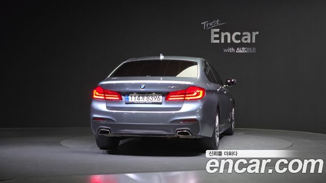 BMW 5 Series (G30) 2017