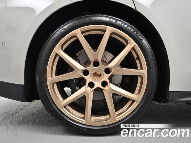 Porsche Панамера (972) 2024