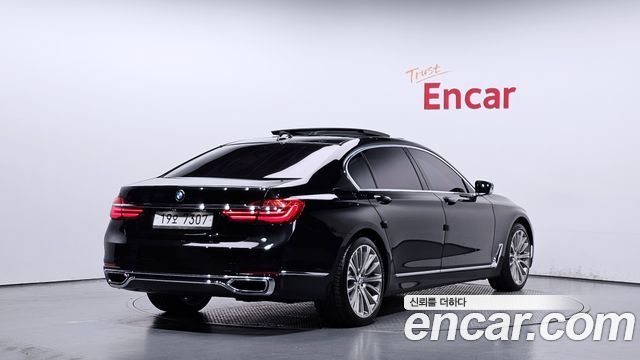 BMW 7 серия (G11) 2016