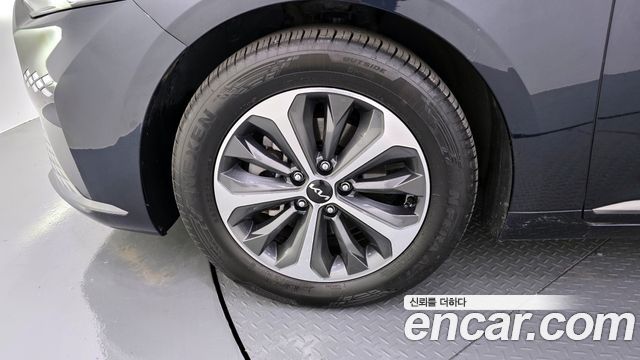 Kia К8 Гибрид 2022