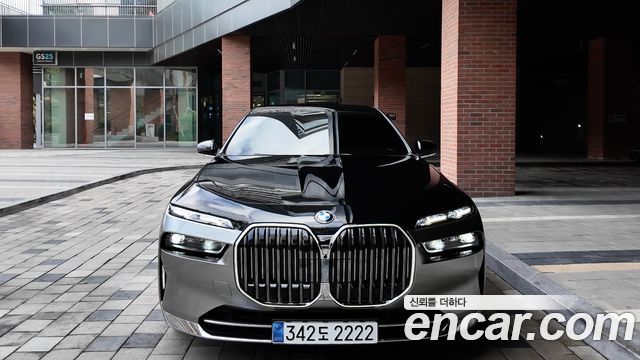 BMW 7 Series (G70) 2023