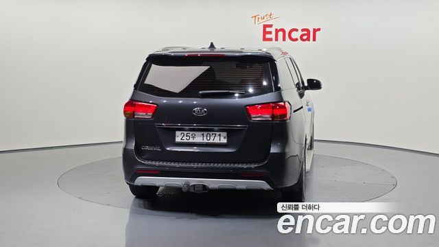 Kia Carnival 2016