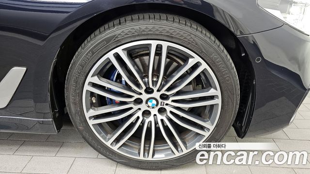 BMW 5 серия (G30) 2020