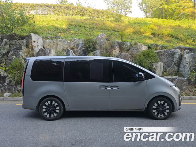 Hyundai Staria 2025