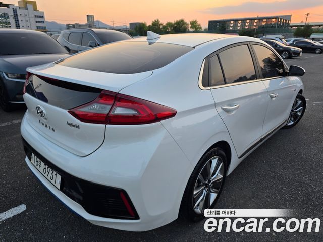 Hyundai ИОНИК Hybrid 2016