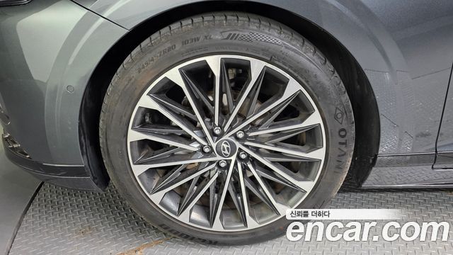 Hyundai Грандеур Гибрид (GN7) 2023