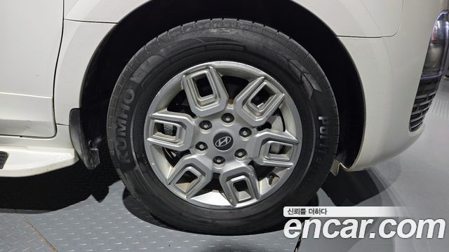 Hyundai Стария 2025