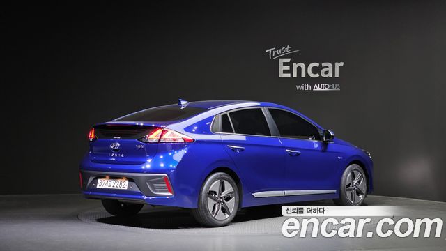 Hyundai Новый гибрид Ioniq 2020