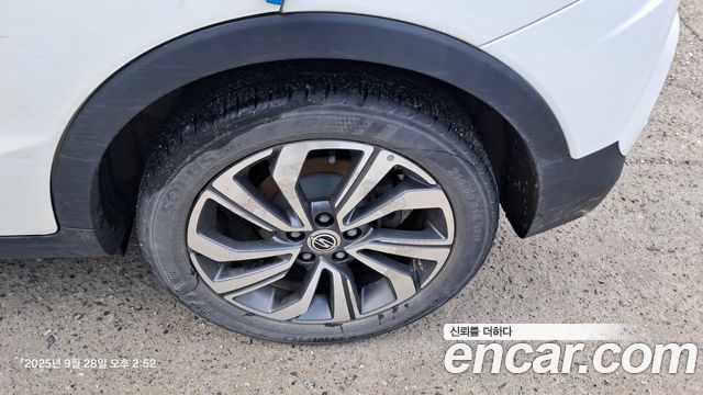 KG Mobility (Ssangyong) Очень новый Тиволи 2022