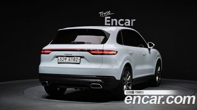 Porsche Кайенна (PO536) 2019