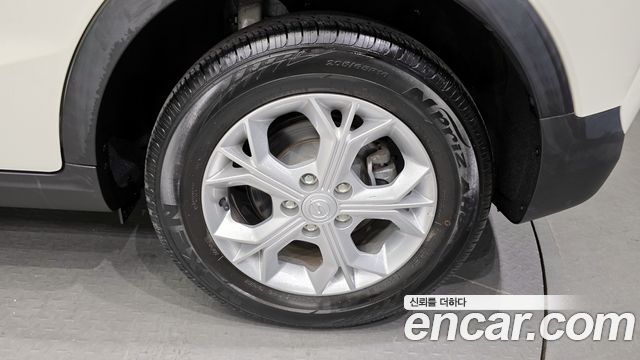 KG Mobility (Ssangyong) Очень новый Тиволи 2021