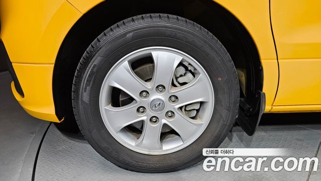 Hyundai Grand Starex 2021