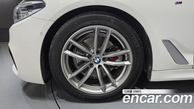 BMW 5 Series (G30) 2019